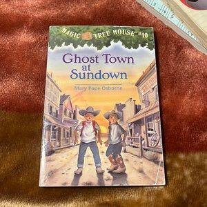 Ghost town at sundown by Mary Pope Osborne